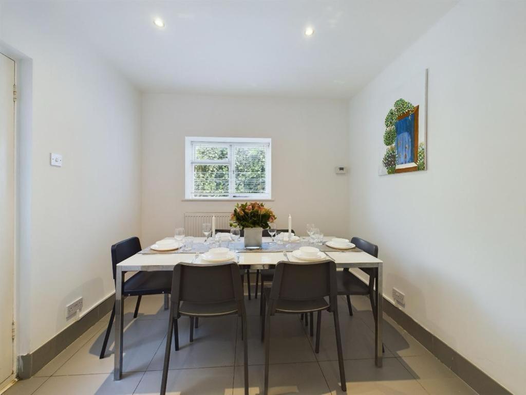 Luxury 4-Bedroom Modern Flat In Central London Steps From Station, Sleeps 9 In Style! Cameră foto