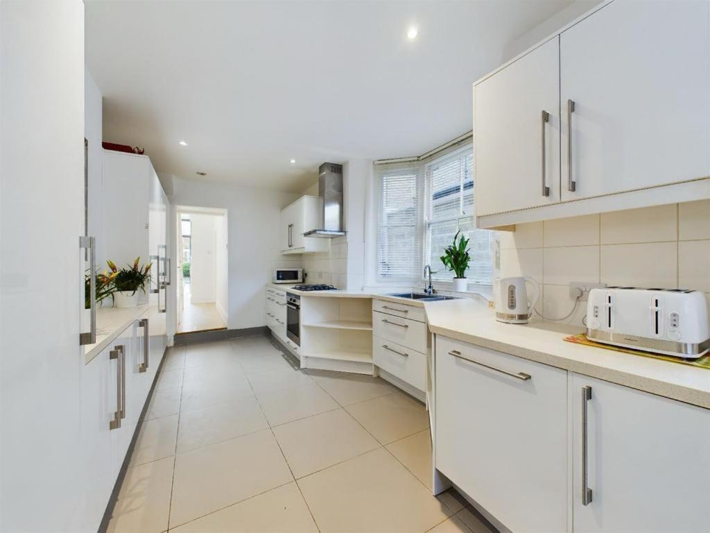Luxury 4-Bedroom Modern Flat In Central London Steps From Station, Sleeps 9 In Style! Cameră foto