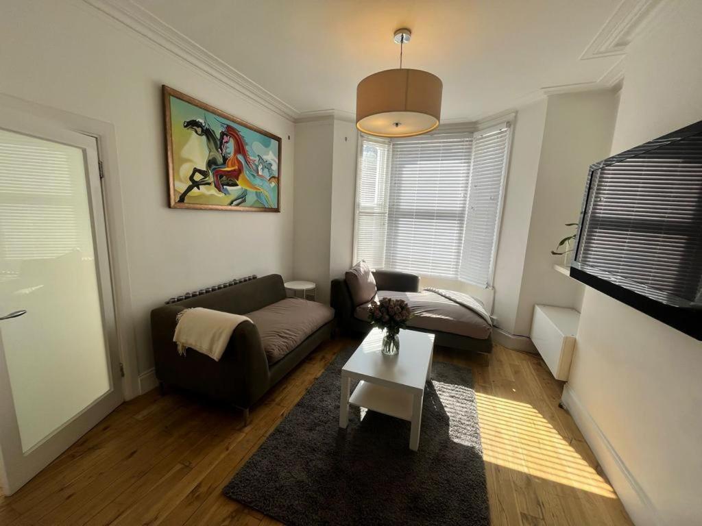 Luxury 4-Bedroom Modern Flat In Central London Steps From Station, Sleeps 9 In Style! Cameră foto