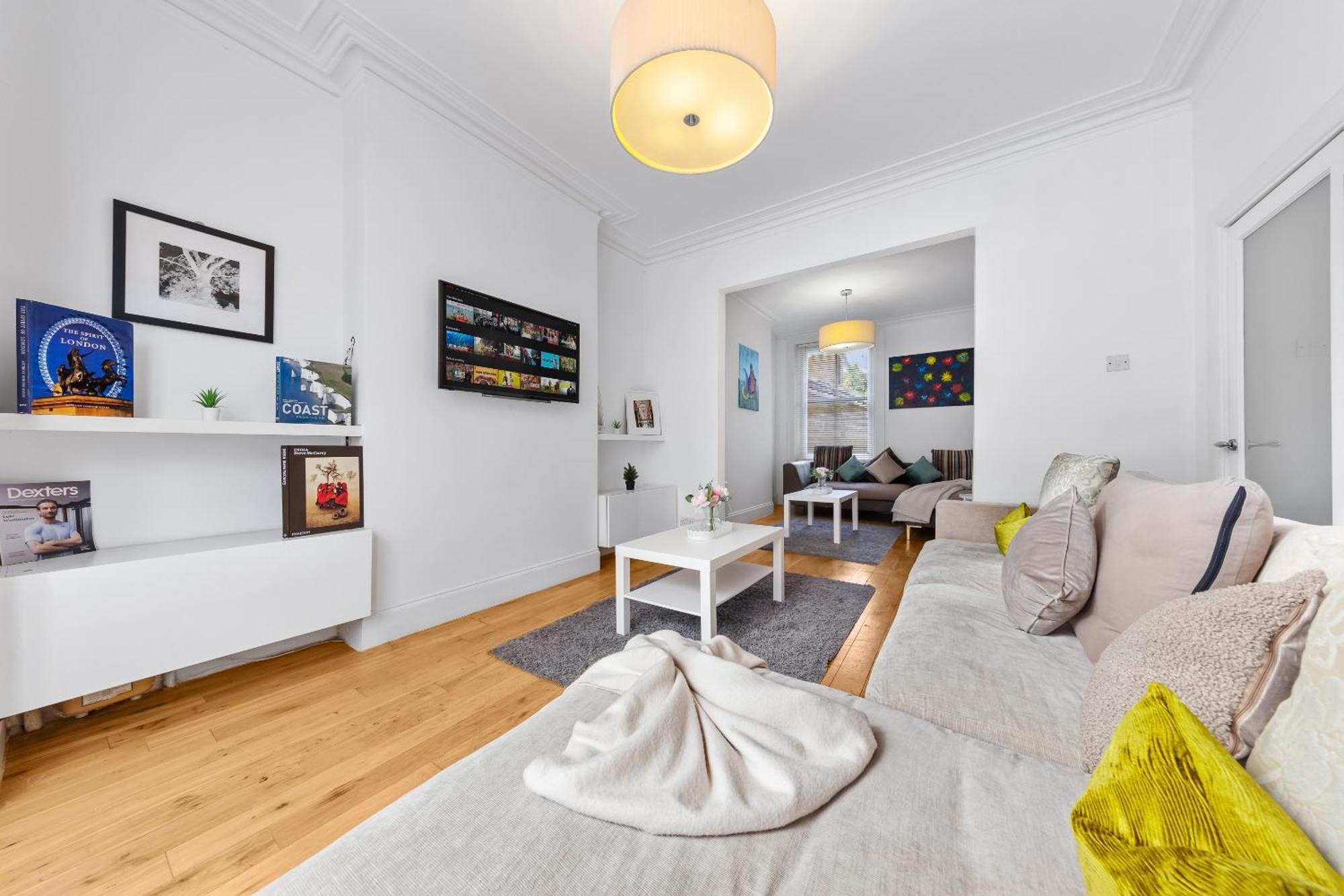 Luxury 4-Bedroom Modern Flat In Central London Steps From Station, Sleeps 9 In Style! Exterior foto