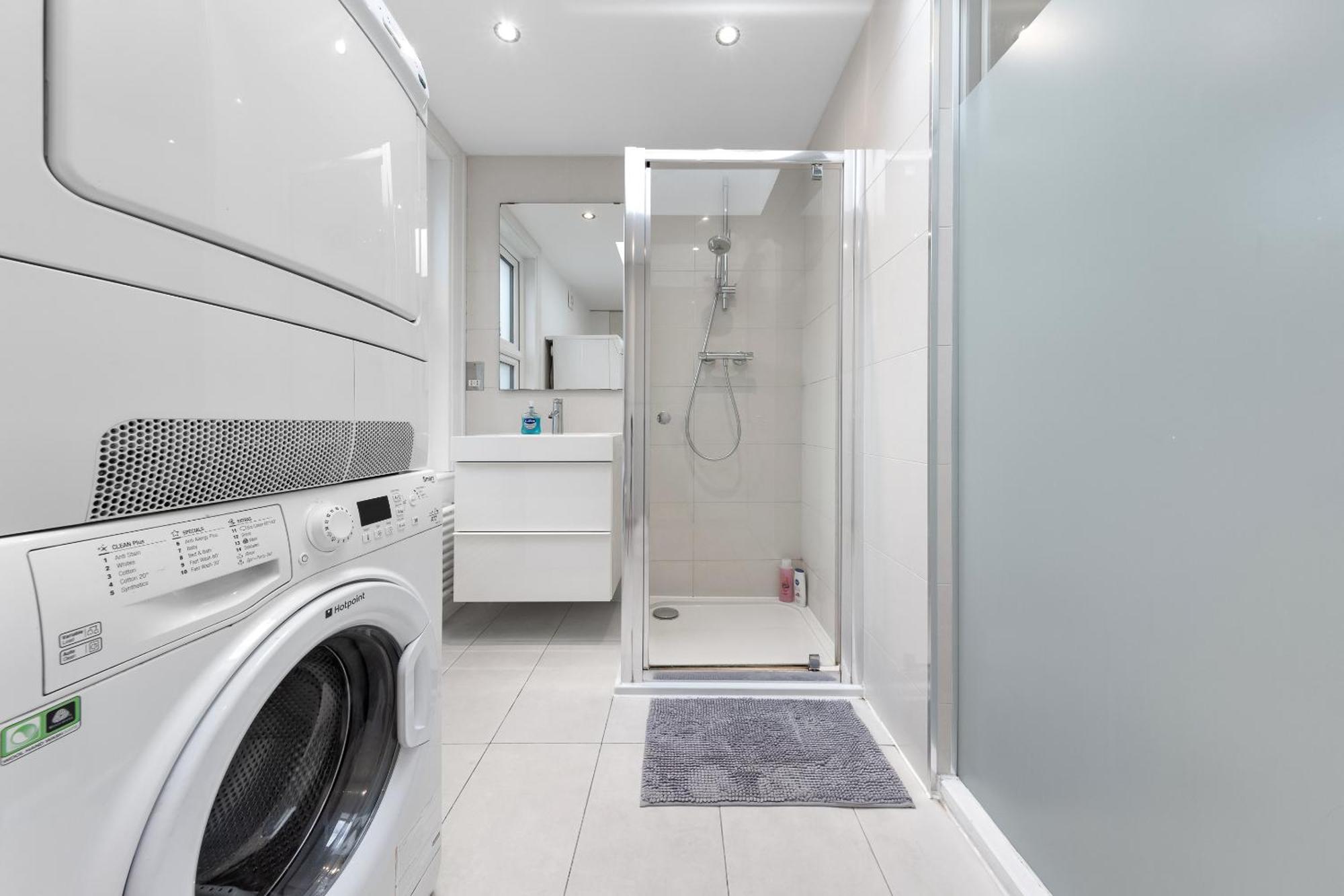 Luxury 4-Bedroom Modern Flat In Central London Steps From Station, Sleeps 9 In Style! Exterior foto